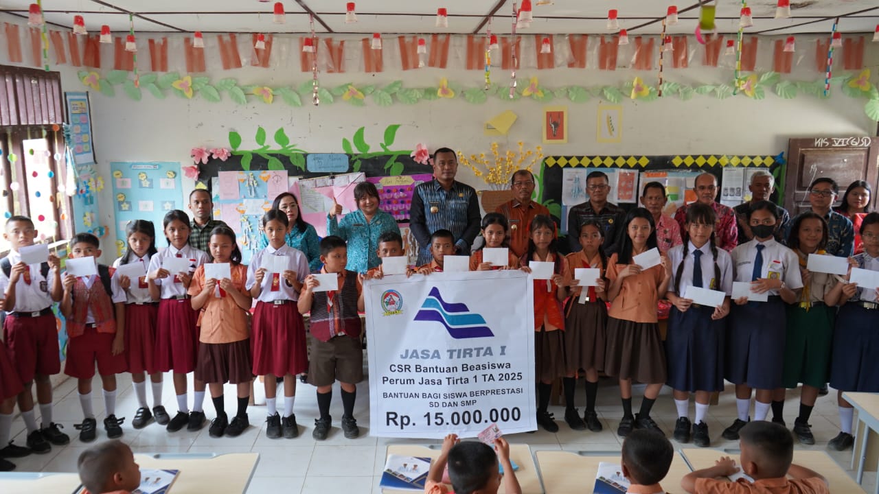 Mengantar Pelayanan ke Masyarakat di Desa Narumonda VIII