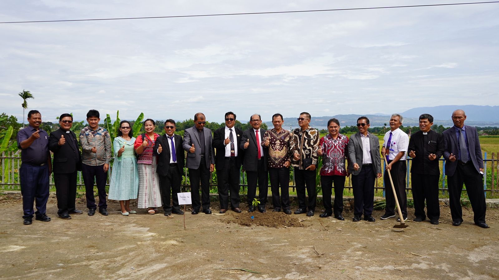 Sinergi Gereja dan Pemerintah, Wabup Toba Hadiri Seminar Ama HKBP