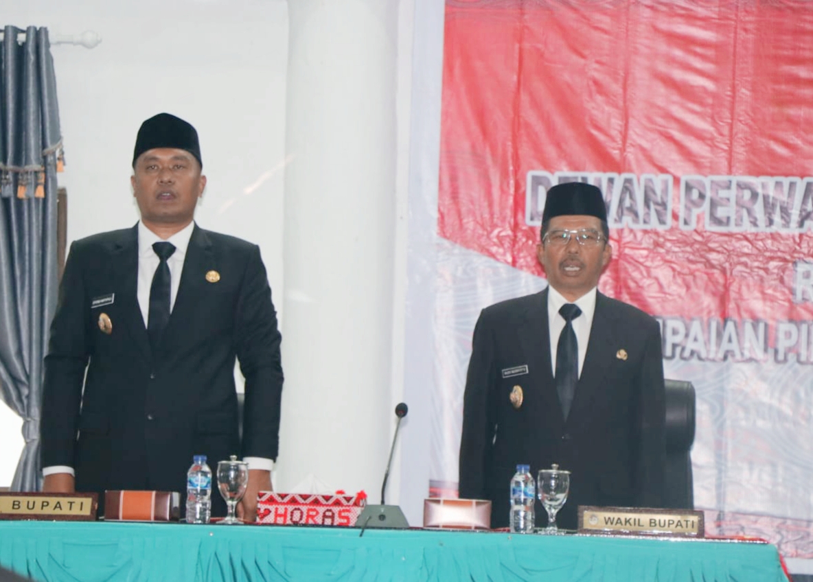 Dalam Paripurna DPRD, Bupati Toba Effendi SP Napitupulu Sampaikan Gambaran Toba Mantap 2029