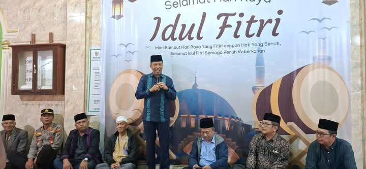 Wakil Bupati Toba Lepas Iring-iringan Pawai Takbiran Idul Fitri 1446 H Masjid Al Hidayah Porsea 