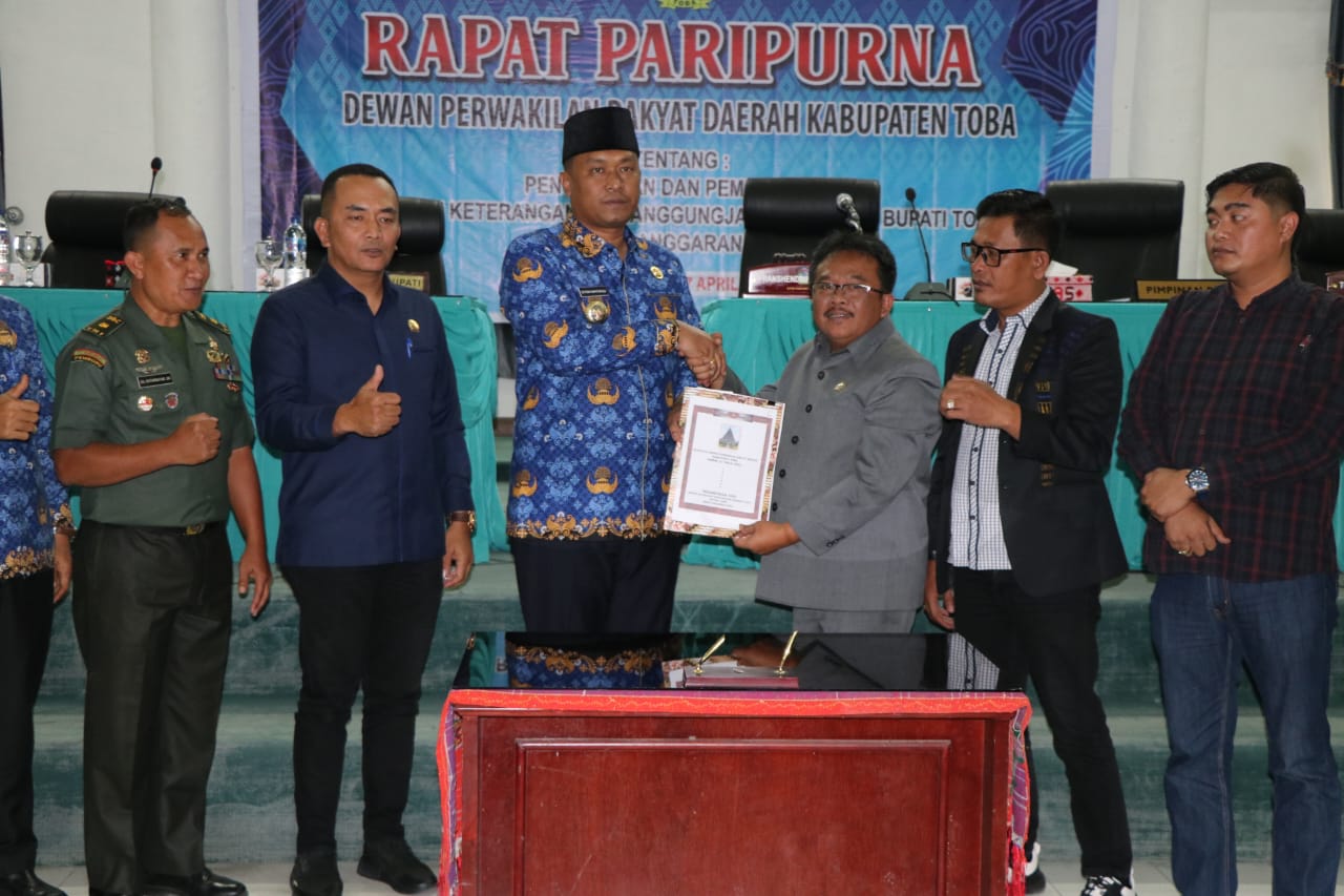 DPRD Toba Sampaikan Rekomendasi Atas LKPj Bupati Toba Tahun Anggaran 2024