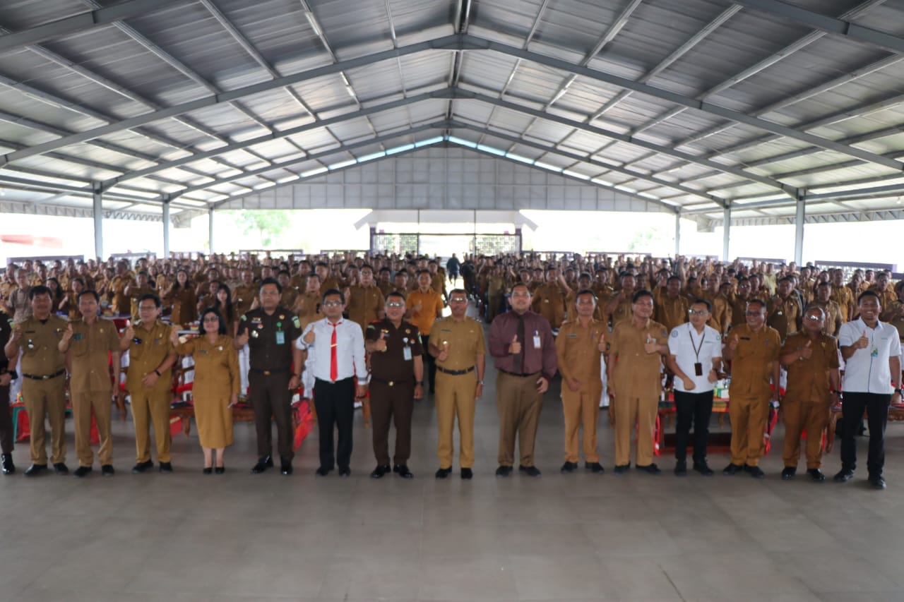 Ratusan Kades Ikuti Sosialisasi Beberapa Peraturan, Bupati Sarankan Kades Lakukan 8 Hal Ini