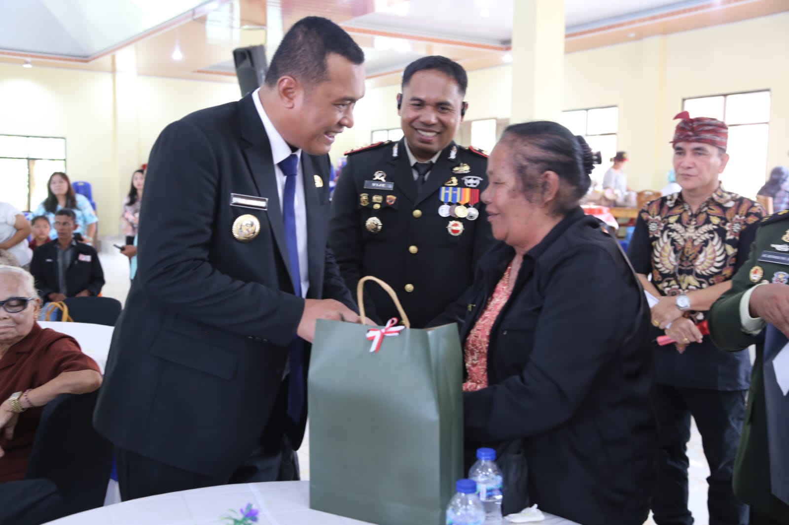 Ramah Tamah Bersama LVRI, Bupati Toba Ajak Masyarakat Pedomani Semangat Juang Veteran