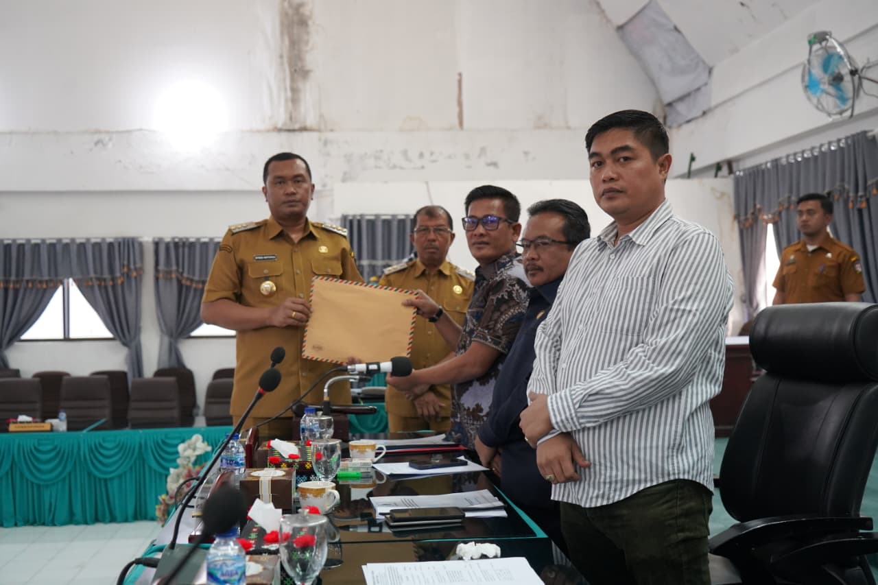 Bupati Toba Sampaikan RPKUA dan RPPPAS, Selanjutnya Dibahas Oleh Banggar DPRD Toba