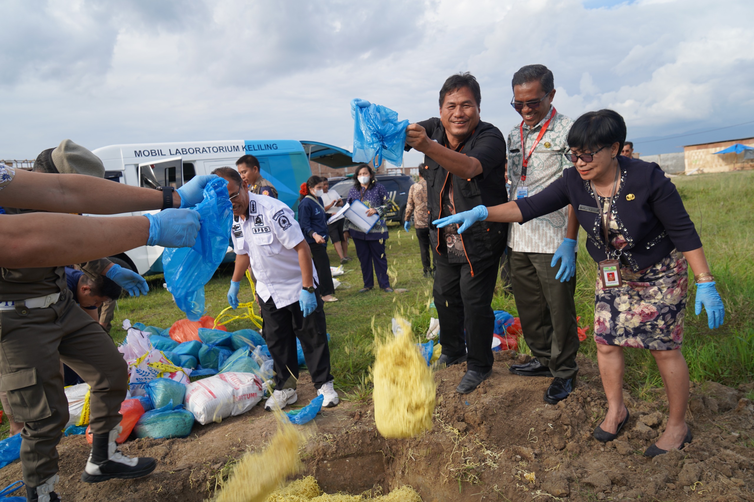 BPOM Musnahkan Ratusan Kilogram Mie Berformalin di Toba 