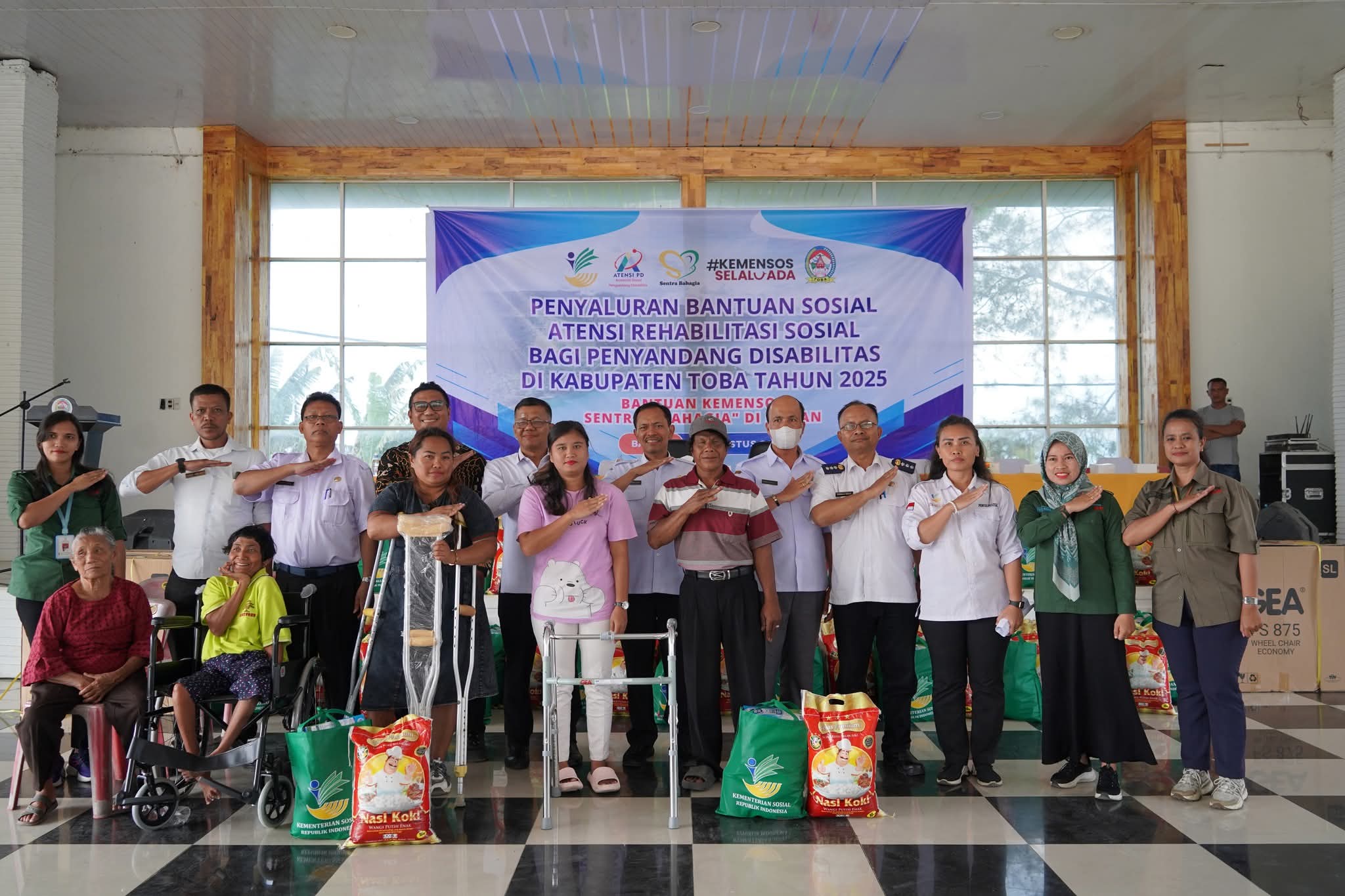 Penyaluran Bantuan Sosial bagi Penyandang Disabilitas di Kabupaten Toba 2025 