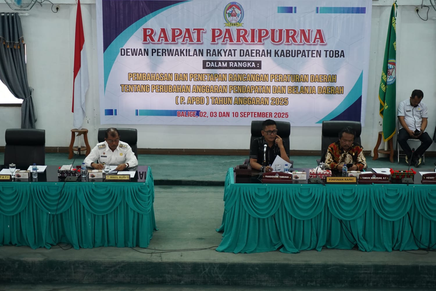 Semua Fraksi di DPRD Toba Setuju Ranperda P-APBD Dilanjutkan Dibahas Bersama Banggar
