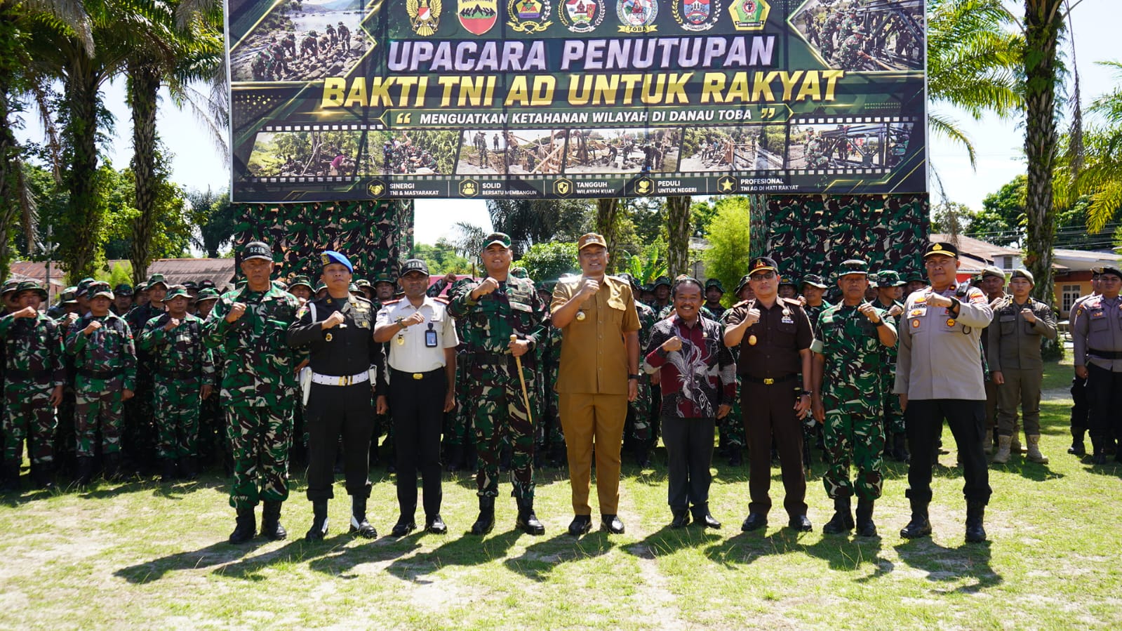 Bupati Toba Hadiri Penutupan Bakti TNI AD untuk Rakyat 2026