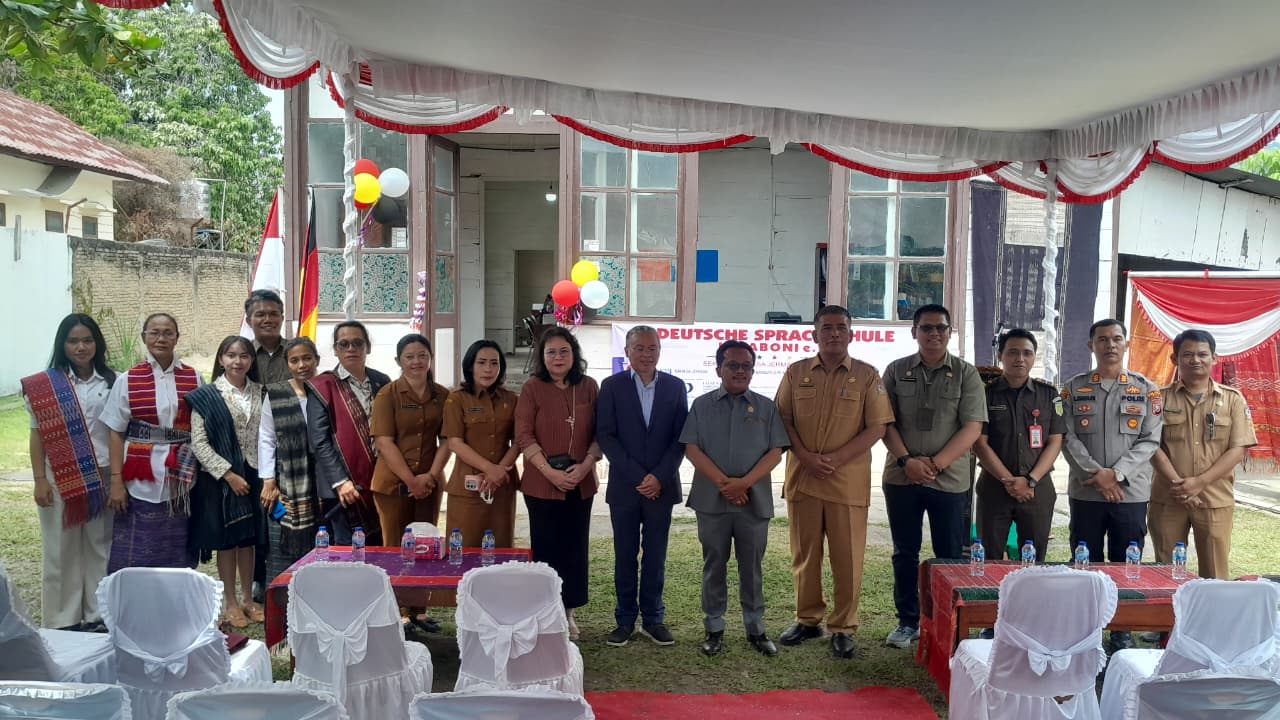 Yayasan Yoga Alumni Soposurung Oasis Pendidikan (YASOP) dan Himaboni Resmikan Kursus Bahasa Jerman Gratis di Balige