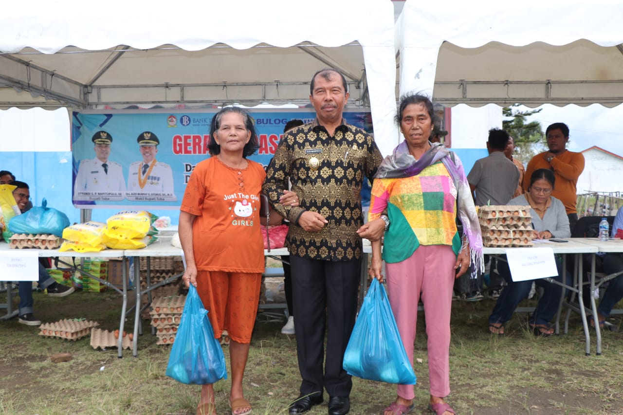 Pasar Murah di Borbor, Wakil Bupati Traktir Lansia