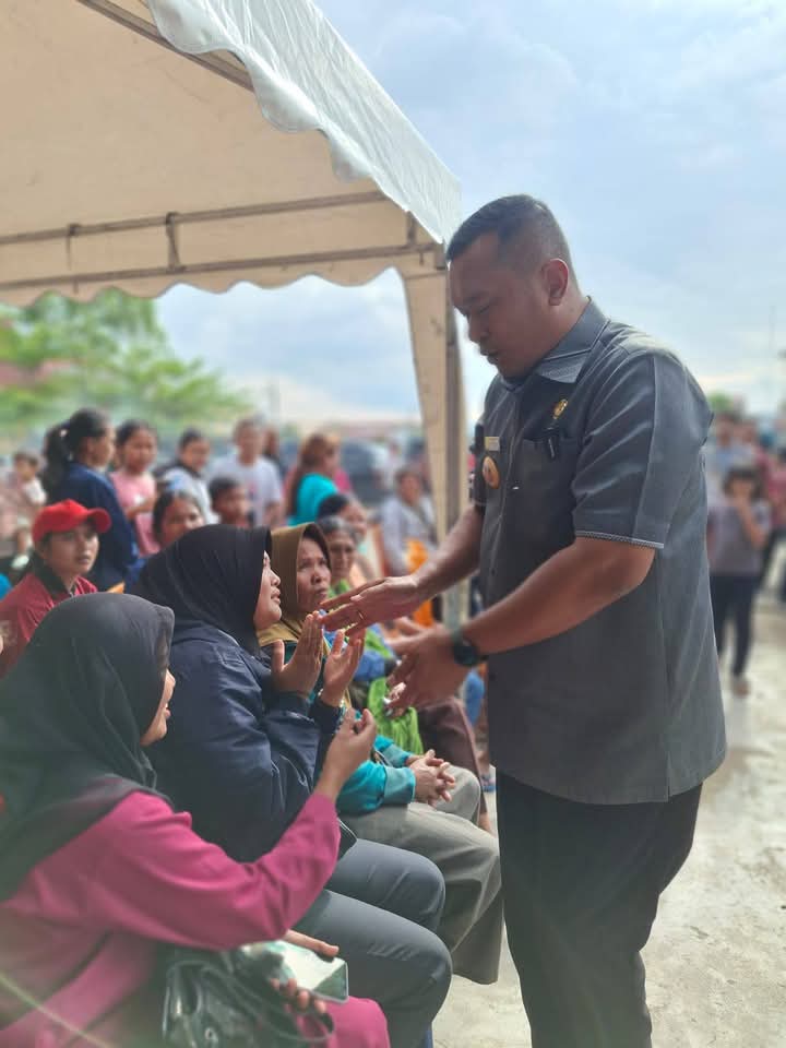 Bupati Toba Buka Gerakan Pasar Murah di Porsea