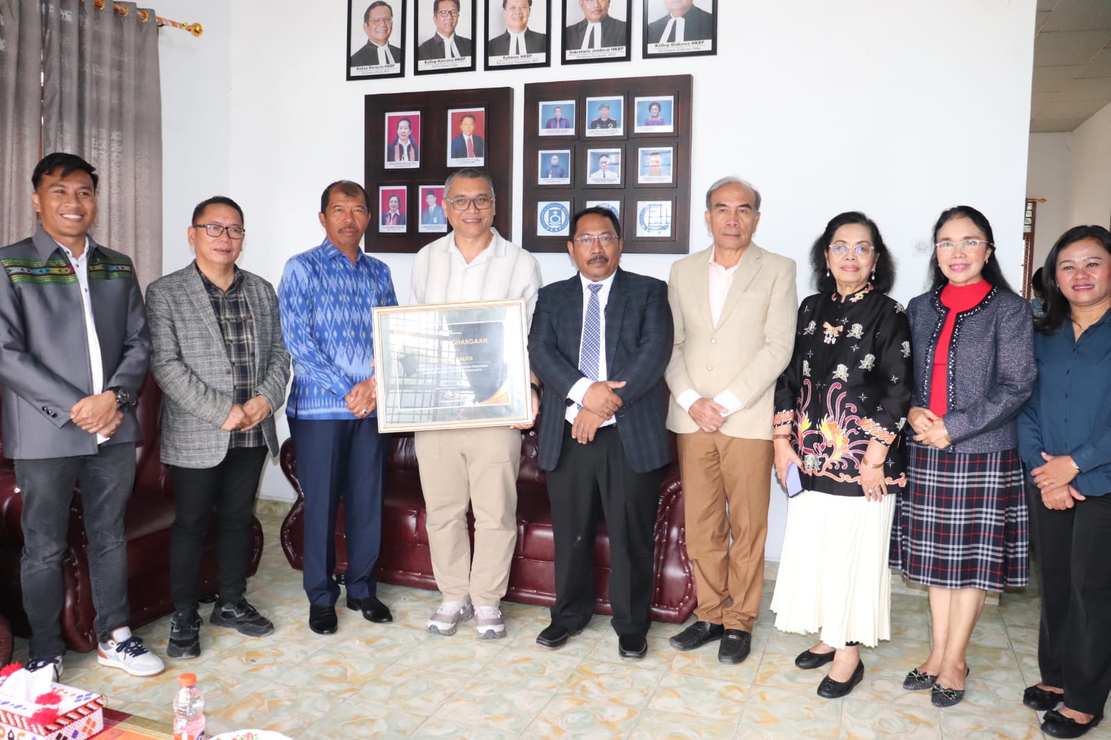 RSU HKBP Balige  Terima Penghargaan  BPJS Ketenagakerjaan 