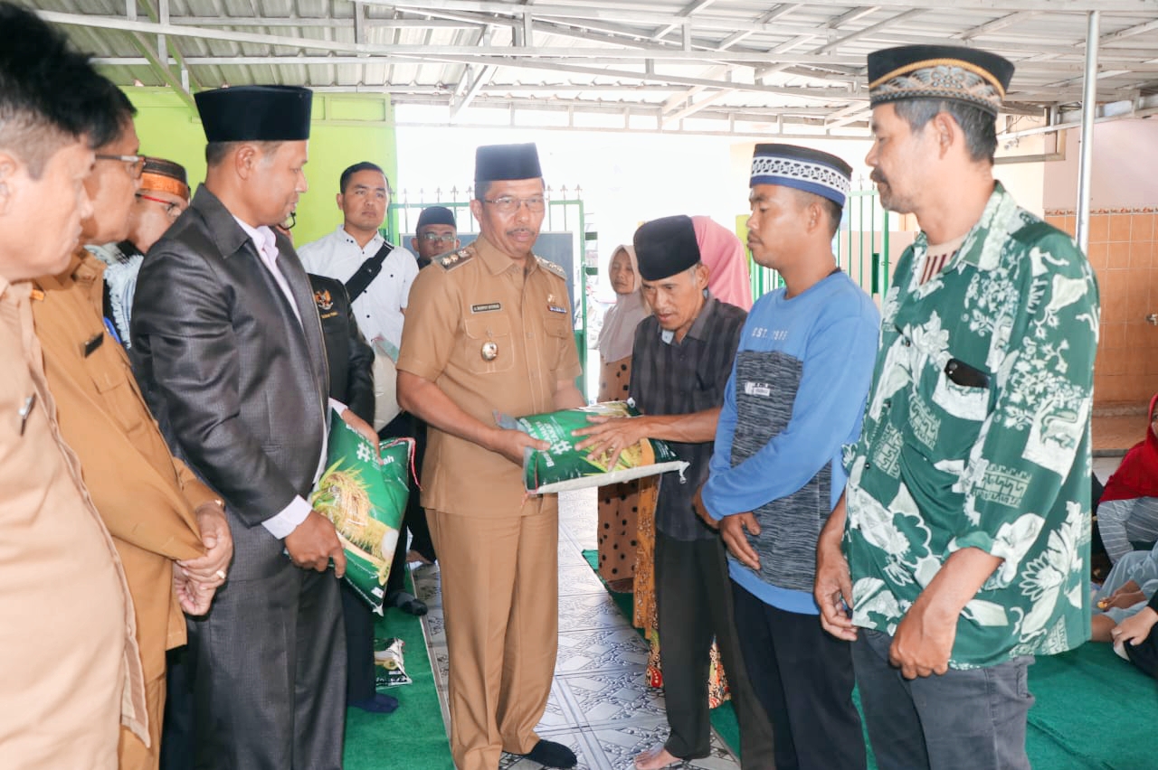 Wakil Bupati Toba Sebut Pemberian Zakat Adalah Kegiatan Mulia
