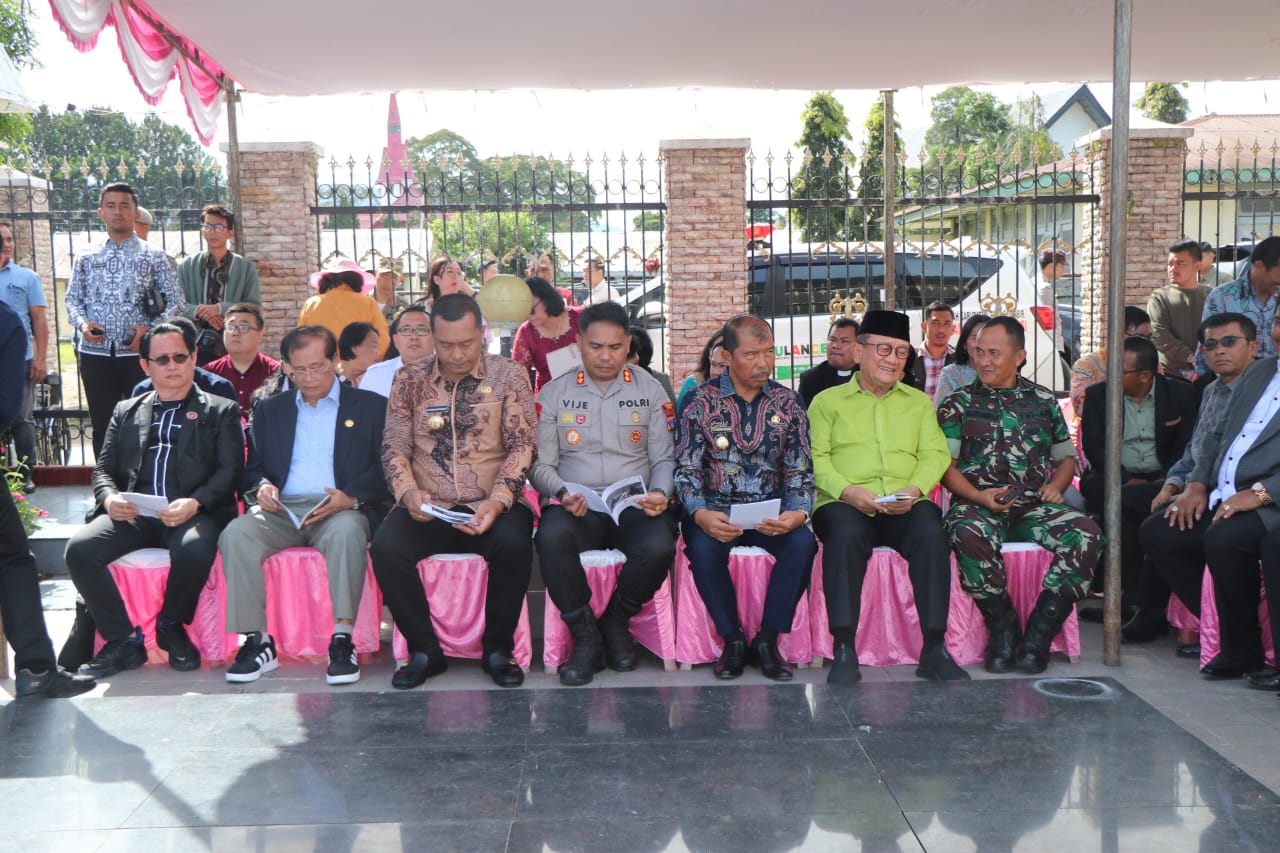 Bupati Toba Sebut Berupaya Kembangkan Makam Nommensen jadi Wisata Rohani