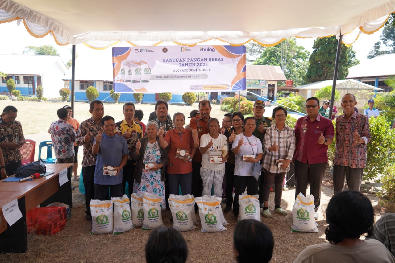 Bulog Distribusikan 9,7 Ton Bantuan Pangan Beras