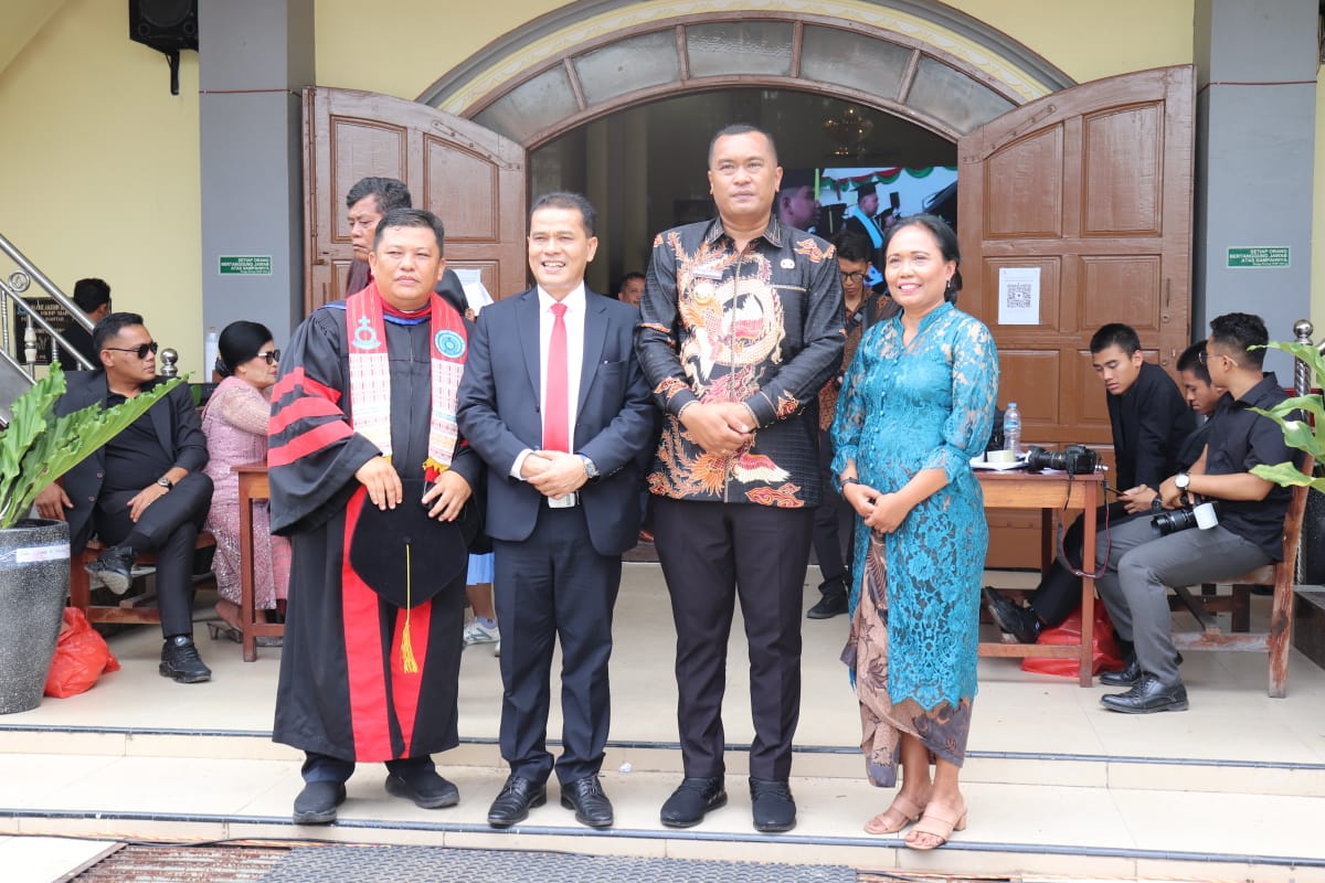 Bupati Toba Hadiri Wisuda Program Studi S1 dan S2 STT HKBP Pematangsiantar 