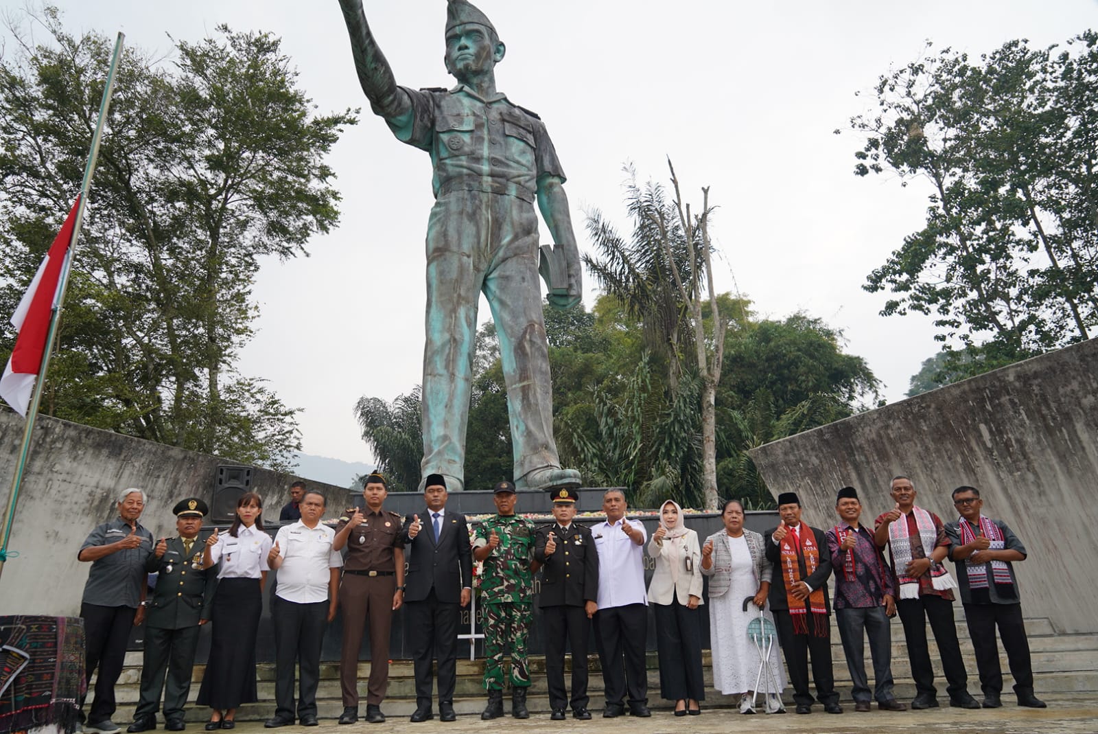 Bupati Toba Pimpin Upacara Peringatan Wafat Pahlawan Revolusi D.I. Panjaitan