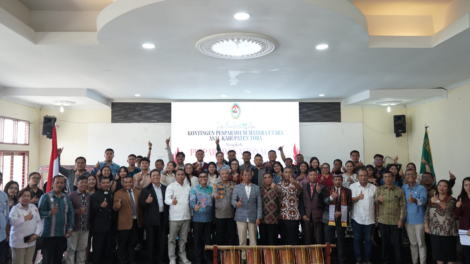 Pemkab Toba Lepas Kontingen Sumut Asal Toba Ikuti Pesparawi Nasional di Papua Barat