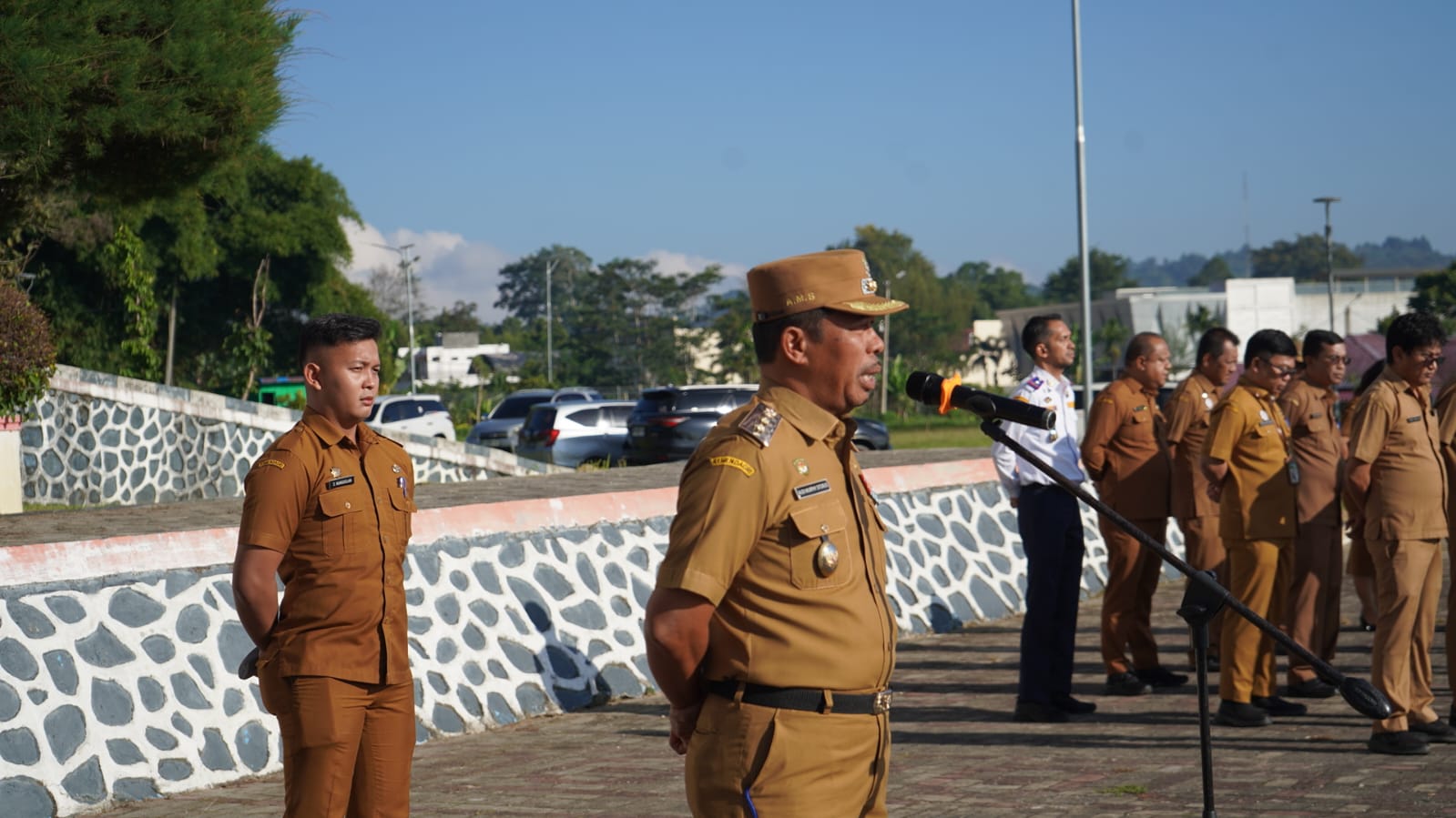 Wabup Toba Minta ASN Imbangi Efisiensi Dengan Hadir di Tengah Masyarakat